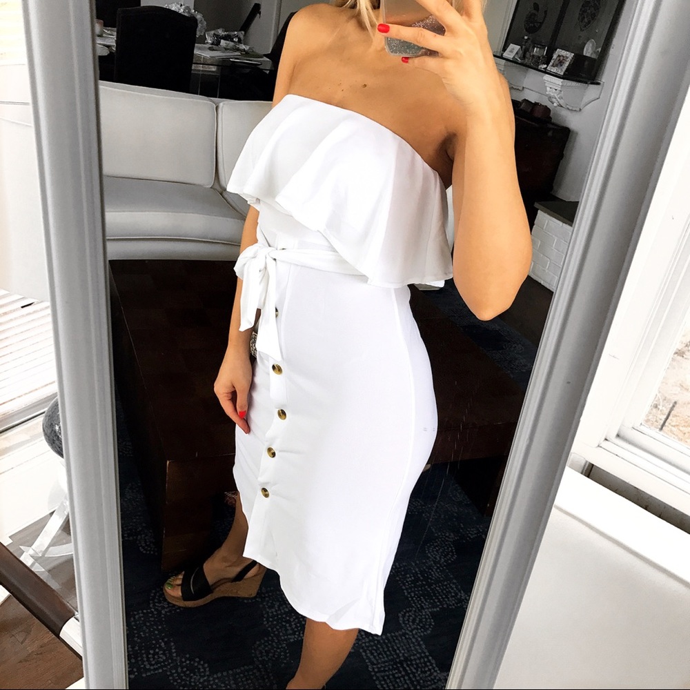 🆕 WHITE RUFFLE OPEN SHOULDER BUTTON MIDI DRESS! - Picture 2 of 10